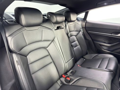 Used 2022 Porsche Taycan image 38