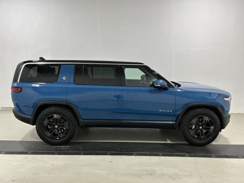 Used 2025 Rivian R1S Adventure AWD/4WD image 6