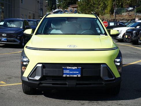 Certified 2024 Hyundai Kona SEL w/ Convenience Package image 2