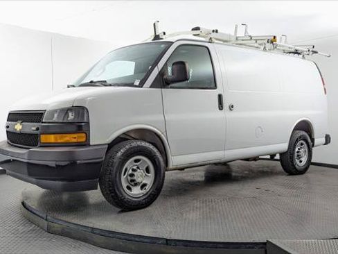 Used 2020 Chevrolet Express 2500 w/ Driver Convenience Package RWD image 2
