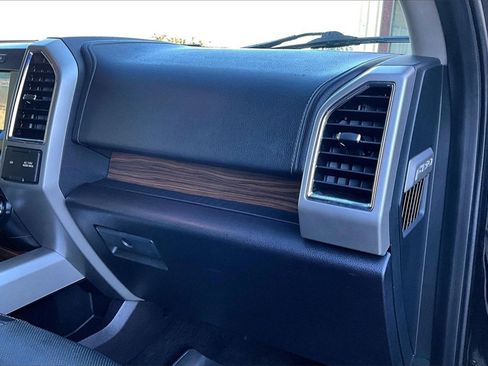 Used 2017 Ford F150 Lariat image 13