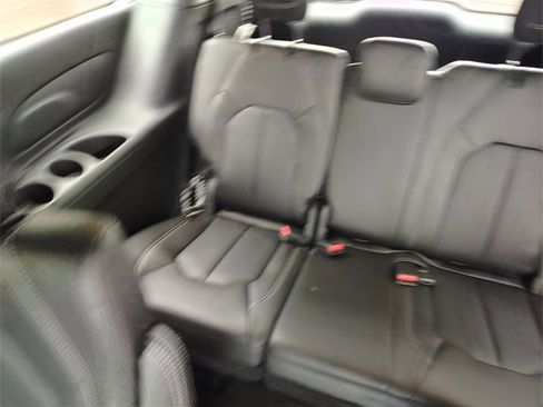 New 2026 Chrysler Pacifica Select image 32