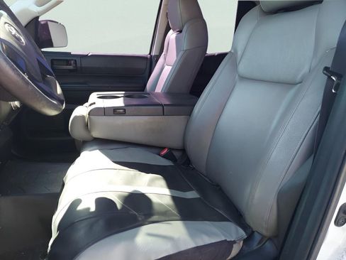 Used 2014 Toyota Tundra SR image 8