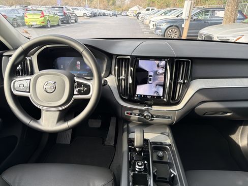 Certified 2025 Volvo XC60 B5 Plus image 28