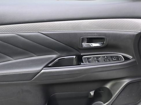 Used 2019 Mitsubishi Outlander SEL image 20