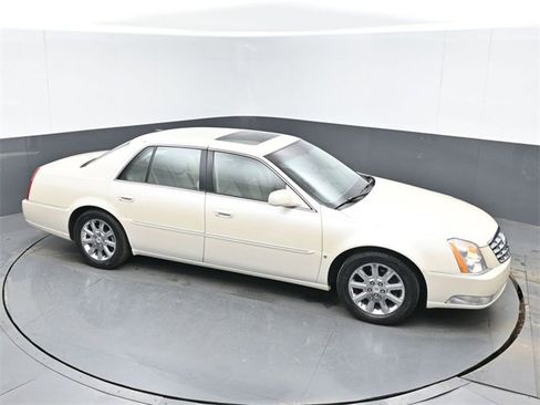Used 2008 Cadillac DTS w/ Sun And Sound Package image 1