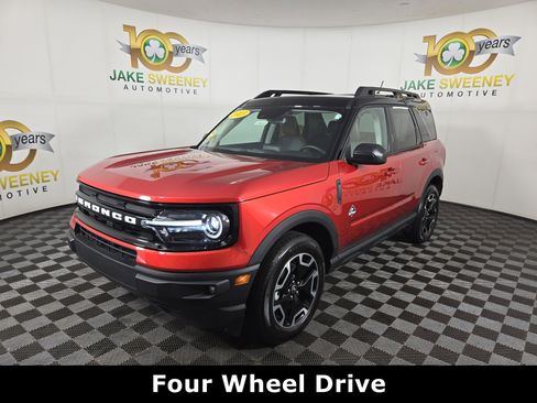 Used 2023 Ford Bronco Sport Outer Banks w/ Tech Package AWD/4WD image 4