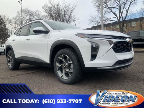 New 2026 Chevrolet Trax LT w/ Driver Confidence Package image 1