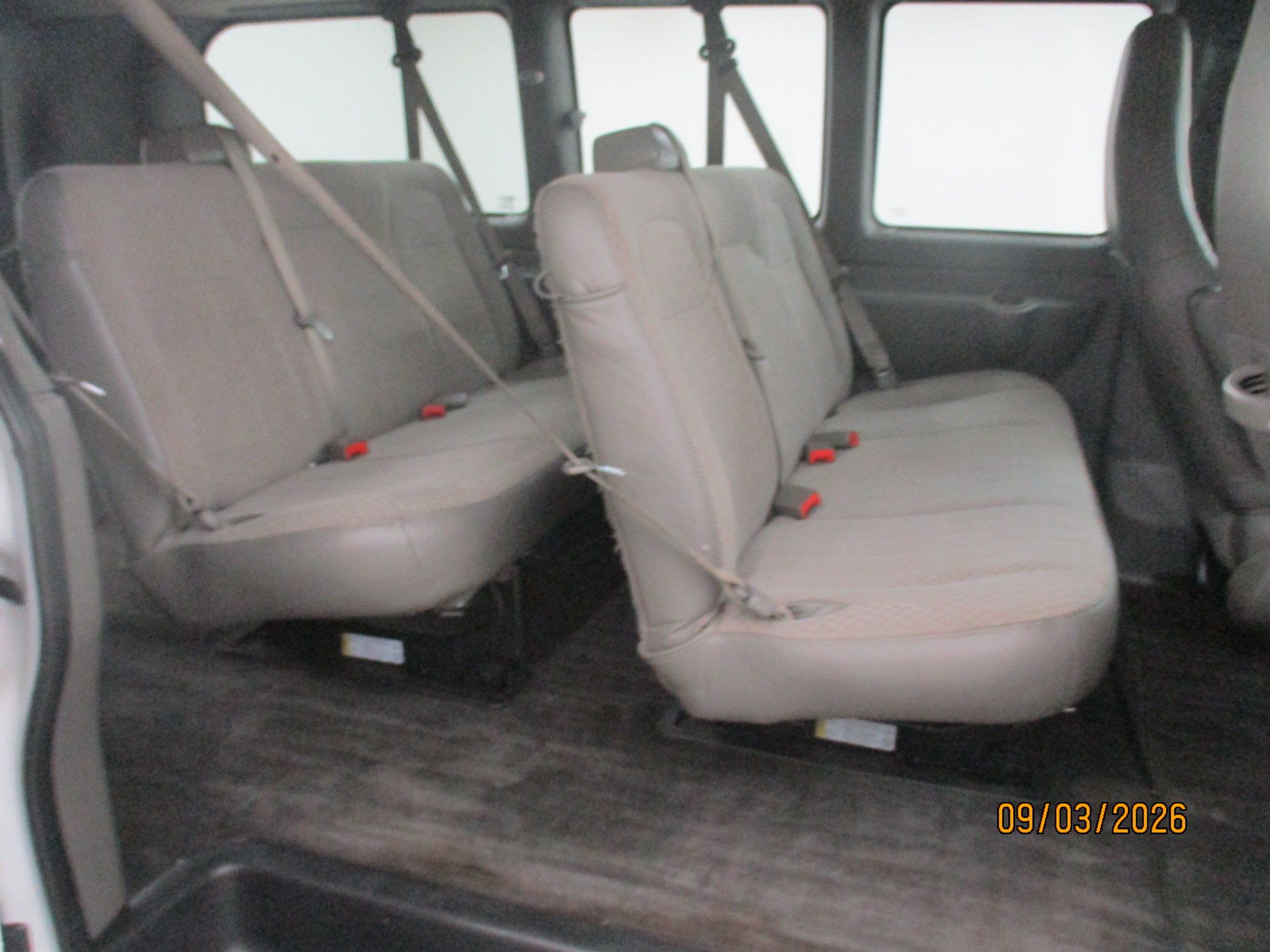 Used 2017 Chevrolet Express 2500 LS RWD image 10