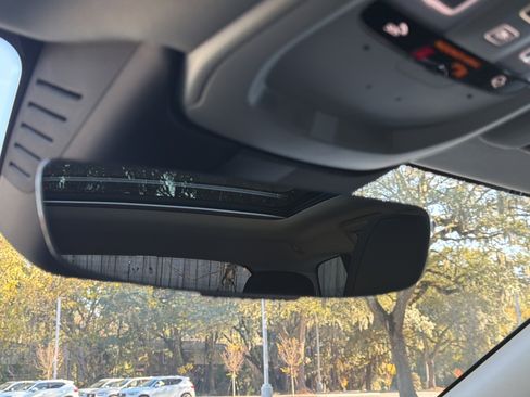 Certified 2025 Volvo V60 B5 Cross Country Plus image 27