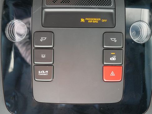 Certified 2024 Kia Carnival EX image 34