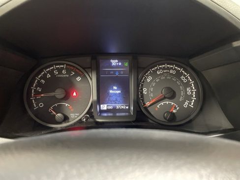 Used 2020 Toyota Tacoma SR image 24