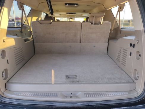 Used 2016 Chevrolet Suburban LTZ image 11