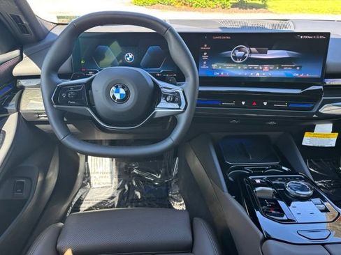 Certified 2026 BMW 530i xDrive w/ Premium Package AWD/4WD image 19