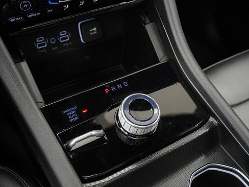 Certified 2024 Jeep Grand Cherokee Limited image 35