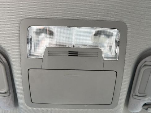 Used 2014 Toyota Camry LE FWD image 18