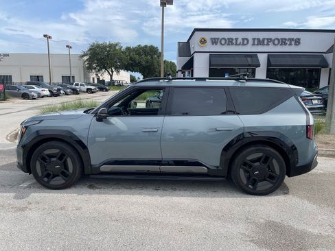 Used 2025 Kia EV9 GT-Line AWD/4WD image 2