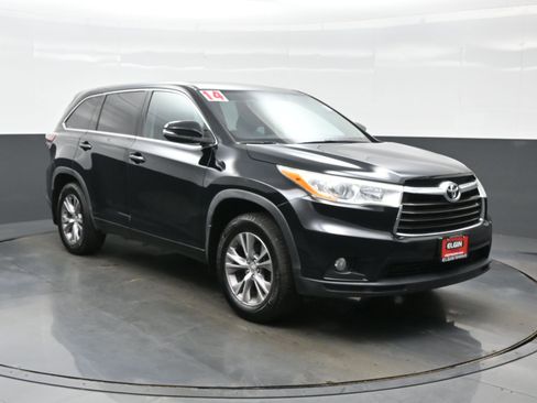 Used 2014 Toyota Highlander Plus AWD/4WD image 8