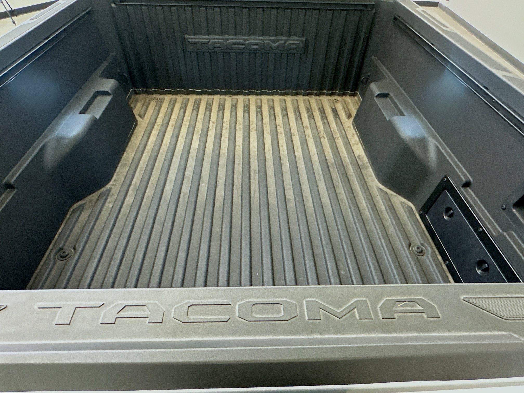 Used 2025 Toyota Tacoma TRD Off-Road AWD/4WD image 30