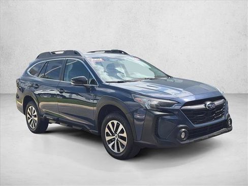 Used 2023 Subaru Outback Premium image 3