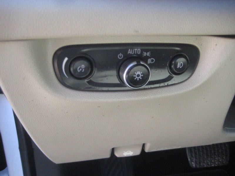 Used 2020 Buick Regal Essence FWD image 8