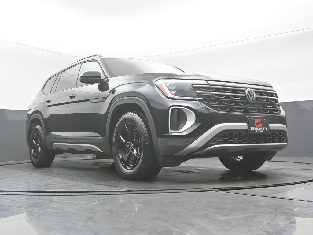 Used 2025 Volkswagen Atlas Peak Edition SE AWD/4WD image 30