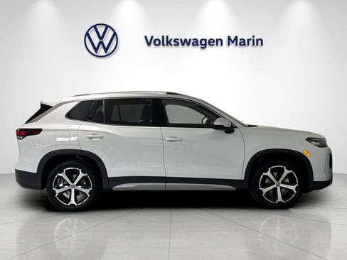 New 2026 Volkswagen Tiguan SE FWD image 6