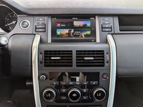 Used 2019 Land Rover Discovery Sport HSE AWD/4WD image 24
