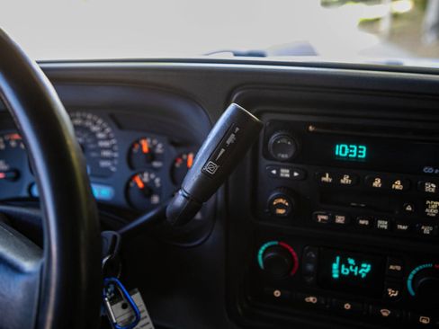 Used 2003 Chevrolet Silverado 2500 LS image 31