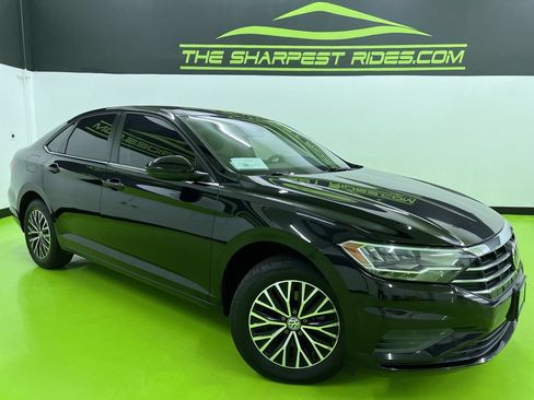 Used 2020 Volkswagen Jetta R-Line FWD image 1