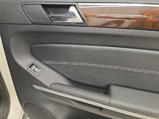 Used 2011 Mercedes-Benz GL 450 4MATIC image 15