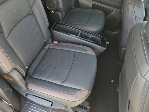 New 2025 Nissan Pathfinder Platinum image 18