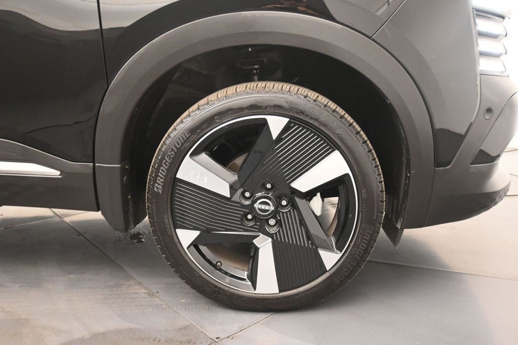 Used 2026 Nissan Kicks SR FWD image 30