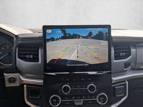 Used 2024 Ford Expedition XLT AWD/4WD image 12