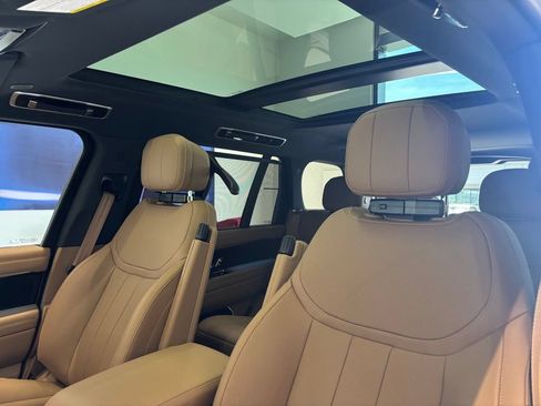 New 2026 Land Rover Range Rover Long Wheelbase SE AWD/4WD image 8