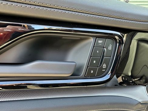 Used 2026 Porsche Panamera image 19