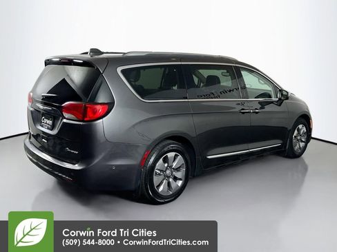 Used 2018 Chrysler Pacifica Limited w/ Advanced Safetytec Group image 16