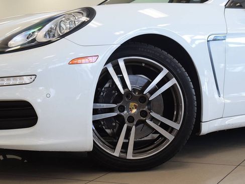 Used 2016 Porsche Panamera AWD/4WD image 13