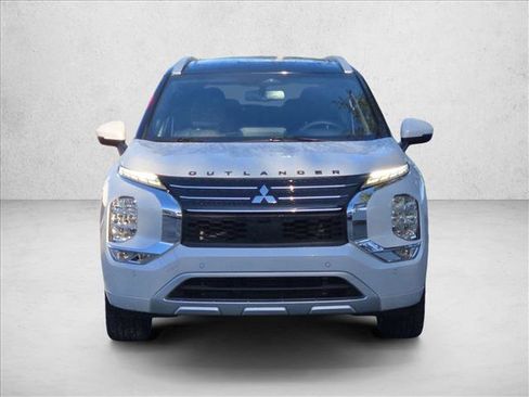 Used 2024 Mitsubishi Outlander SEL FWD image 2