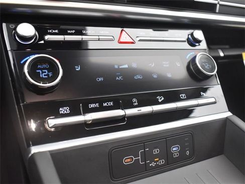 Used 2025 Hyundai Santa Fe SEL image 15