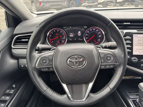 Used 2019 Toyota Camry XSE image 12