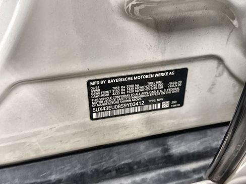 Used 2025 BMW X5 xDrive50e image 34