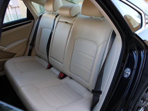 Used 2019 Volkswagen Passat 2.0T SE R-Line FWD image 14