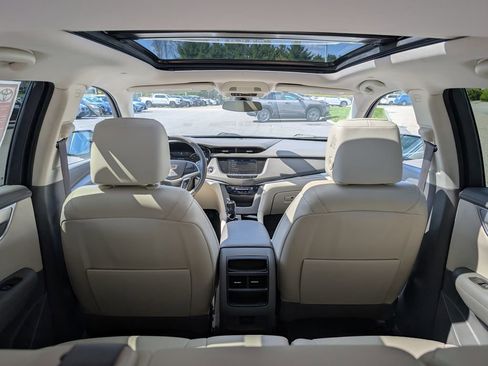 Used 2021 Cadillac XT5 Premium Luxury AWD/4WD image 13