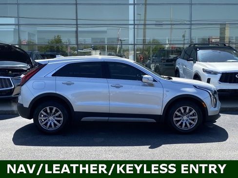 Used 2022 Cadillac XT4 Premium Luxury w/ Enhanced Visibility Package image 8