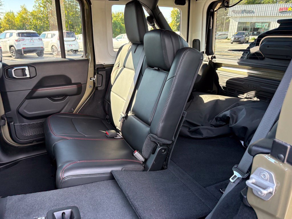Used 2026 Jeep Wrangler Unlimited Rubicon AWD/4WD image 19