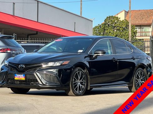 Used 2023 Toyota Camry SE image 8