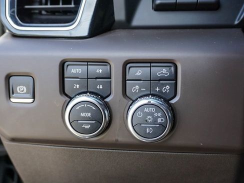 Used 2022 GMC Sierra 1500 Denali w/ Technology Package image 28