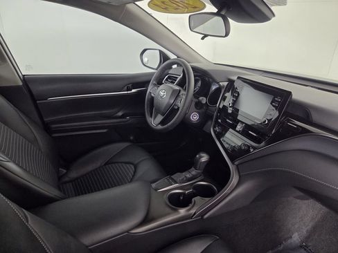 Used 2024 Toyota Camry SE FWD image 33