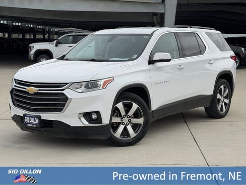Used 2020 Chevrolet Traverse LT w/ LT Premium Package image 1